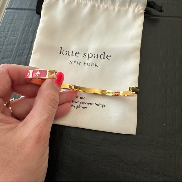 Kate Spade ♠️ New York Spot the Spade Enamel Hinged Bangle flamingo pink color - Picture 3 of 8